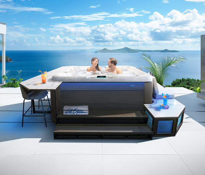 Calspas hot tub being used in a family setting - Fort Lauderdale